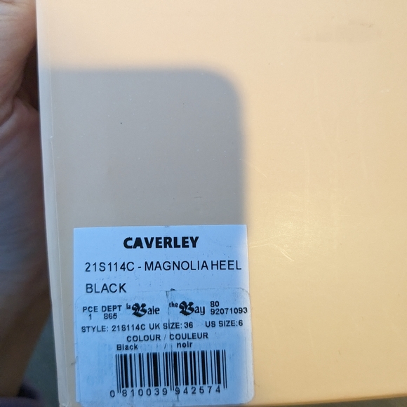 Caverly sandals - Picture 4 of 8